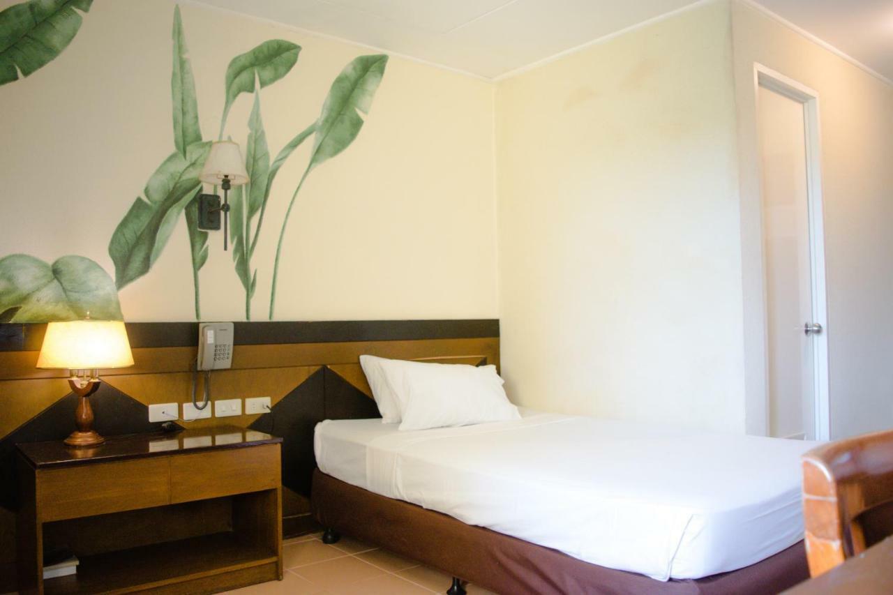 Country Village Hotel Cagayan de Oro Luaran gambar